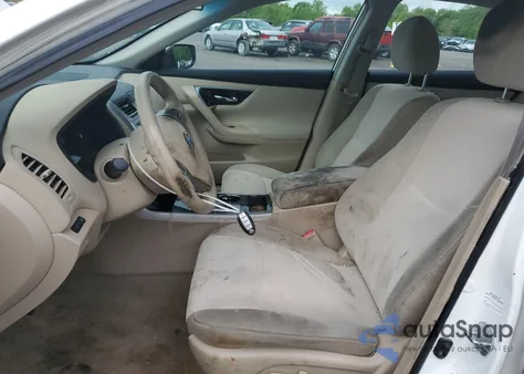 2013 Nissan Altima 2.5 z USA, uszkodzony, nr VIN 1N4AL3AP8DC227357